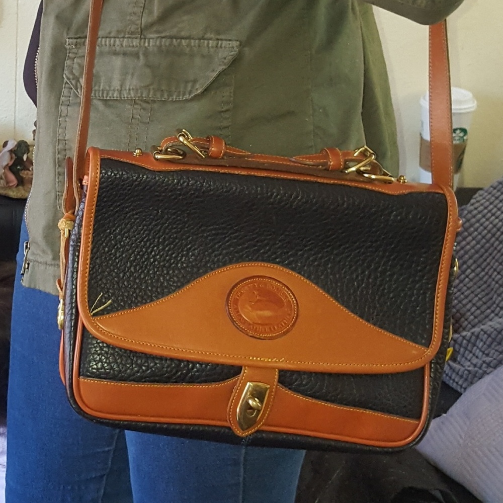 Dooney & Dourke crossbody leather purse.
